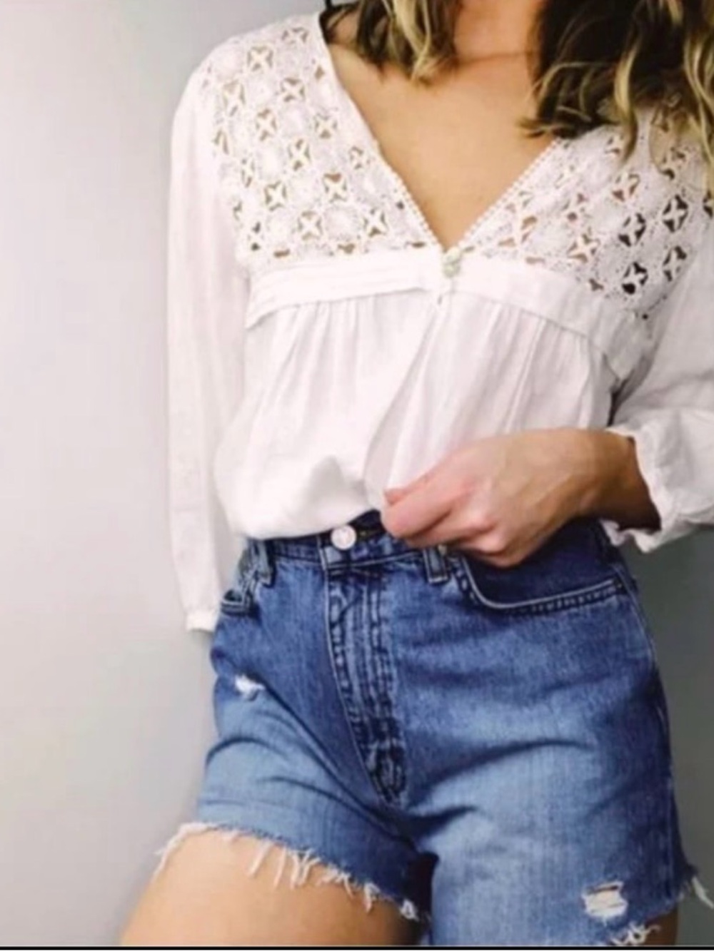 Malvin Hamburg Germany "I Love Linen" Crochet-Detail V-Neck Peasant Top - Size 8
